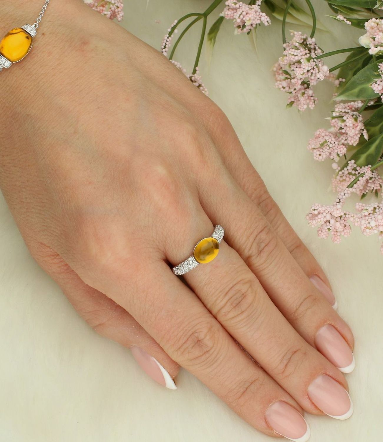 Pierścionek damski srebrny 925 z kamieniem w kolorze bursztynu Nomination Myradiance 241500 040 005.png